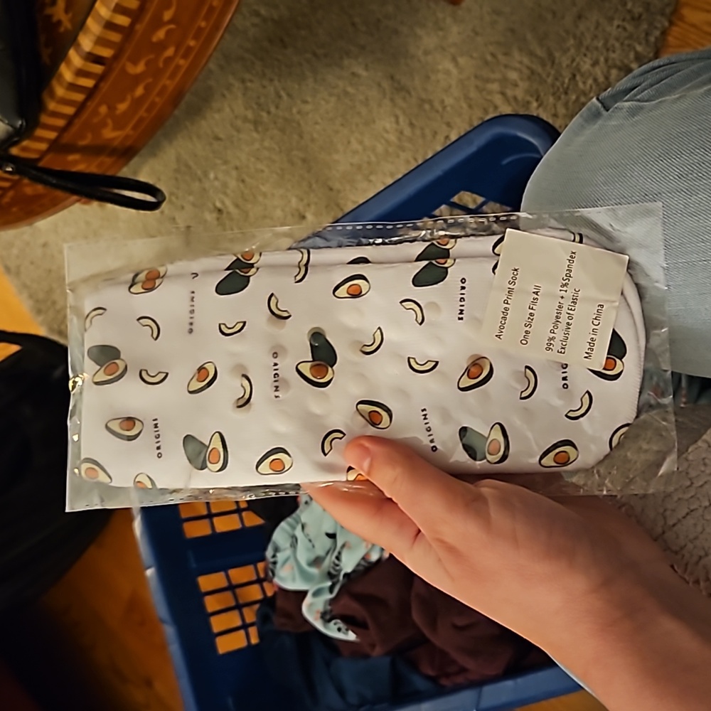 Never-Opened Avocado Print Non-Slip Sock